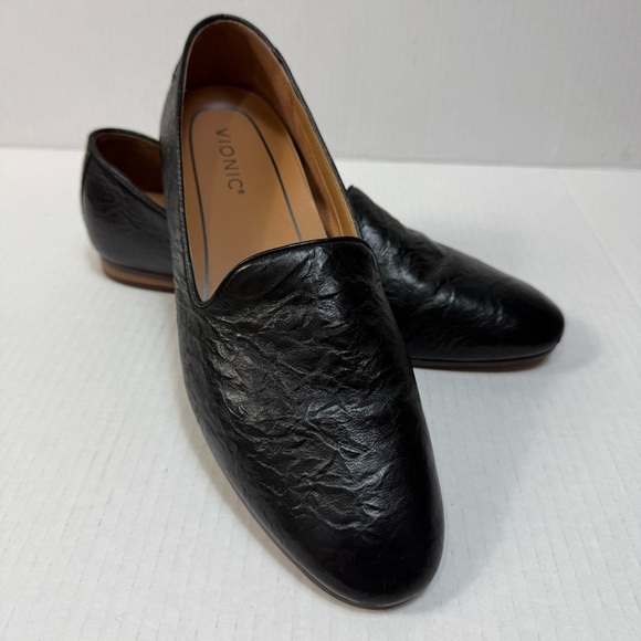 Vionic Black Leather Slip-On Loafers Sleek DesignSize 10 - Picture 1 of 10